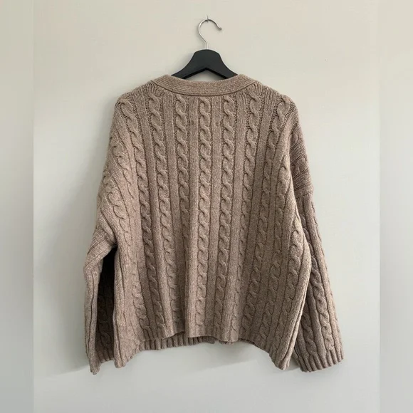 LAST CHANCE EUC ABERCROMBIE & FITCH CHUNKY CABLE KNIT V-NECK CARDIGAN, BROWN L - Picture 2 of 11